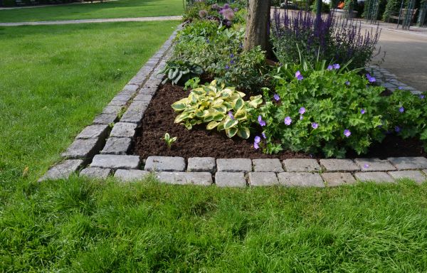 Flower Bed Mulching in Carson City